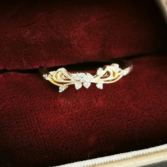 Gold tone ring - Picture 3 of 6